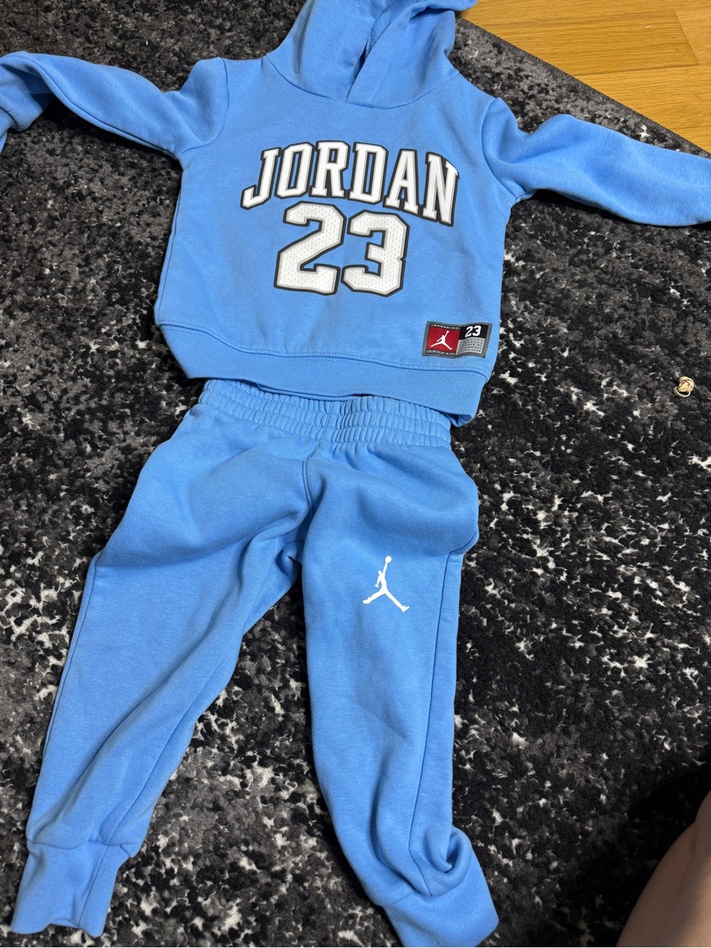 JORDAN JERSEY PULLOVER AND JOGGER